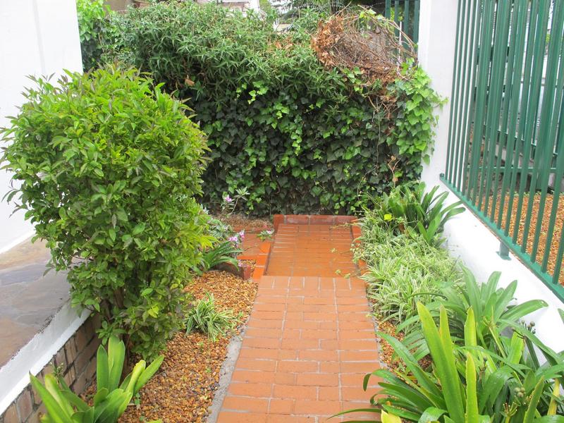 To Let 2 Bedroom Property for Rent in Wynberg Upper Western Cape